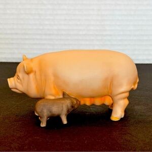 Vintage Enesco 1990 Porcelain Mama Pig & Feeding Piglet Figurine